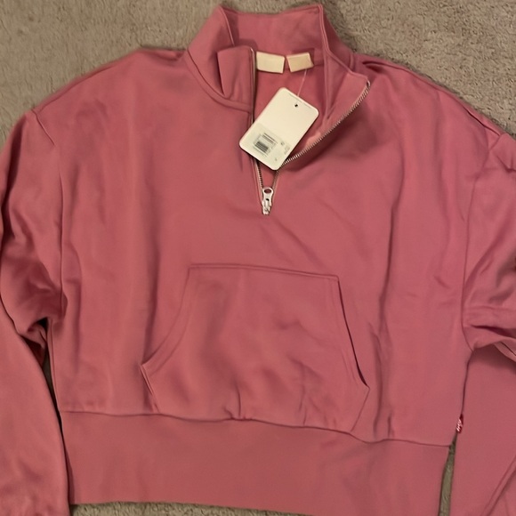 Levi’s cropped quarter zip pullover NWT - Picture 2 of 4